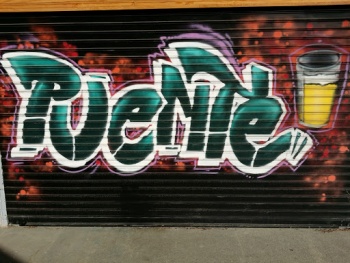 Graffiti Kiosko Parque Sur - Madrid, Comunidad de Madrid.jpg