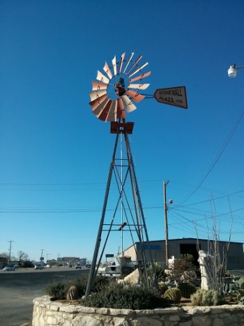 Stonewall Plaza Windmill - San Angelo, TX.jpg