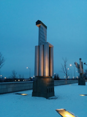 RL Statue - Montréal, QC.jpg