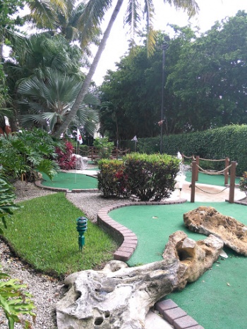 El Palacio Miniature Golf - Hollywood, FL.jpg