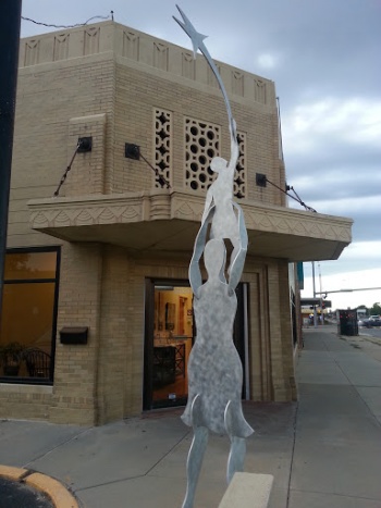 YWCA Reach Honey Sculpture - Lincoln, NE.jpg