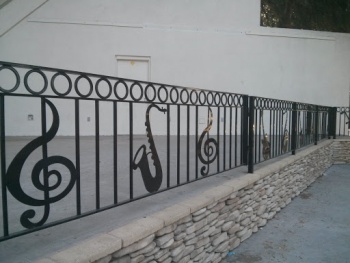 Musical Fence - El Monte, CA.jpg