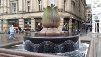 St Ann's Sq Fountain - Manchester, England.jpg