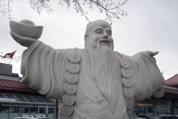 Statue by Lucky 97 - Edmonton, AB.jpg