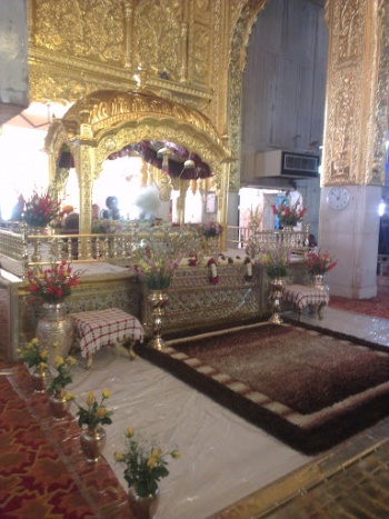 Shri GuruGranth Sahib Ji - New Delhi, DL.jpg
