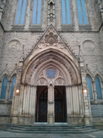Holy Name Church - Manchester, England.jpg
