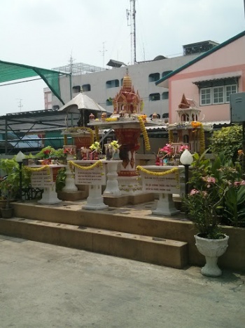 Beautiful Shrine - Bangkok, Krung Thep Maha Nakhon.jpg