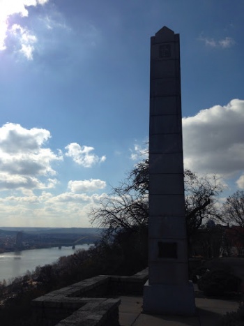 Vance and Bettinger Memorial Obelisk - Cincinnati, OH.jpg
