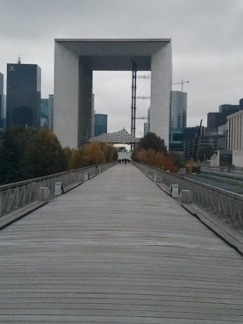 La DÃ©fense Le Bout De La Passerelle - Nanterre, Île-de-France.jpg
