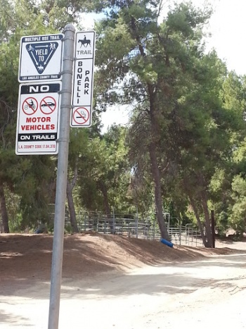Bonelli Park Trailhead - North - San Dimas, CA.jpg