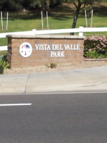 Vista Dr Valle Park - La Habra, CA.jpg