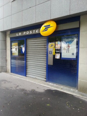 Post Office - Courbevoie, Île-de-France.jpg