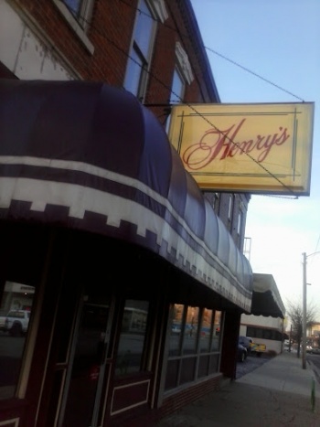 Henry's - Fort Wayne, IN.jpg