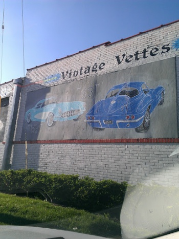 Vintage Vettes - North Kansas City, MO.jpg