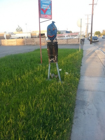 Rialto Muffler Man - Rialto, CA.jpg