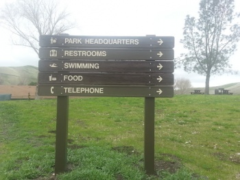 Contra Loma Directional Sign 1 - Antioch, CA.jpg