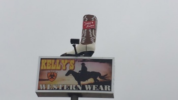 Kelly's Boot Sign - Laredo, TX.jpg