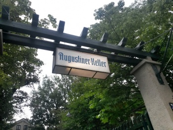 Augustiner Keller - München, BY.jpg