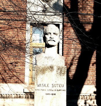 Bust Vasile Suteu - București, Municipiul București.jpg