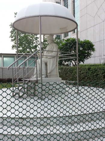 Sir Ganga Ram Statue - New Delhi, DL.jpg