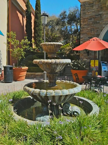 Simi Valley Town Center Fountain - Simi Valley, CA.jpg