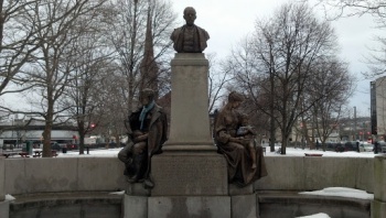 Hamilton White Monument - Syracuse, NY.jpg