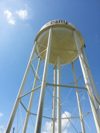 Deer Park Water Tower - Deer Park, TX.jpg